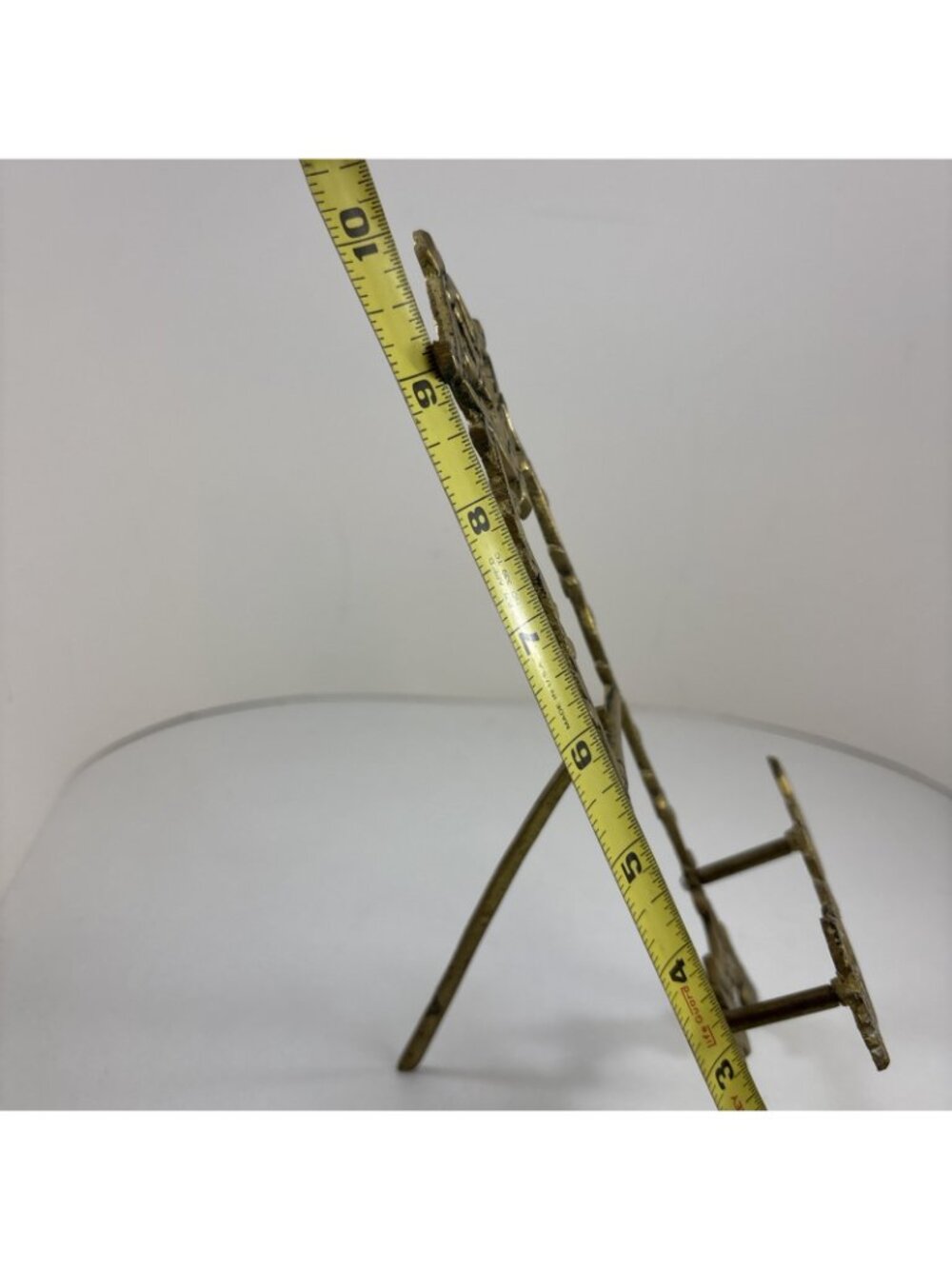 VINTAGE VICTORIAN ORNATE BRASS EASEL PHOTO HOLDER - Picture 5 of 7